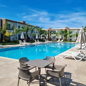 Hermosa Townhouse Boca Paraíso Villa